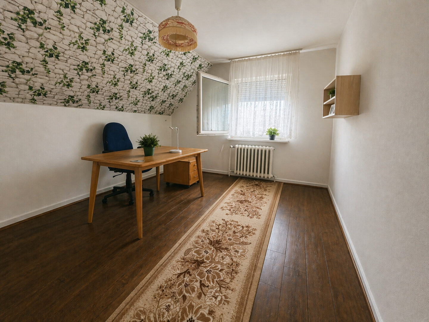Zimmer 2 OG