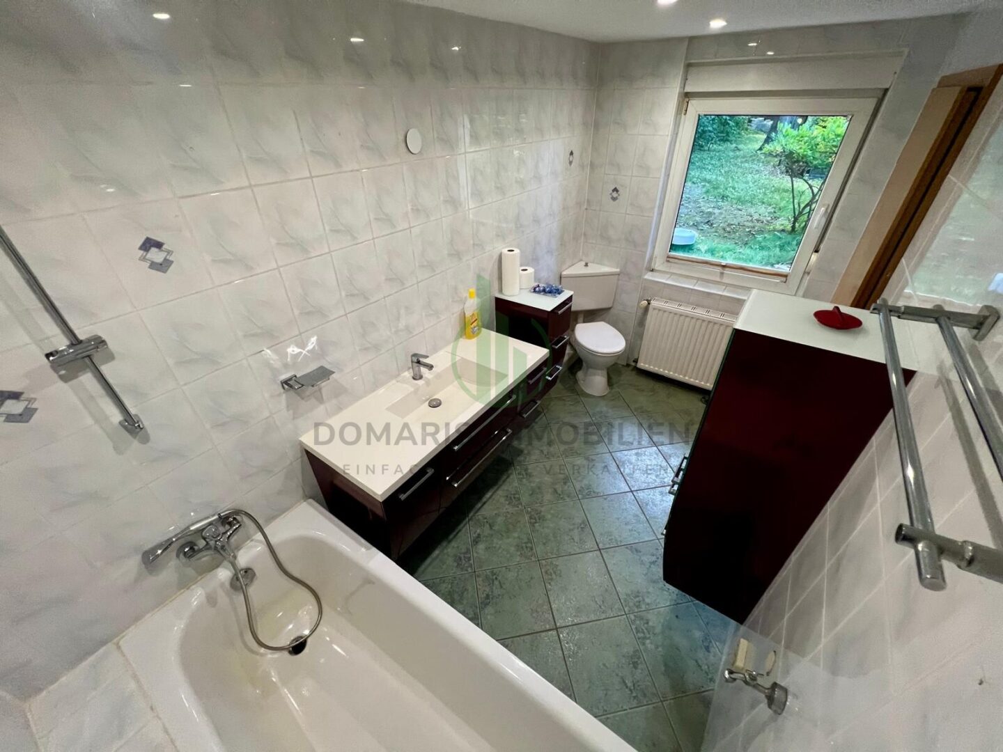 Badezimmer im Erdgeschoss