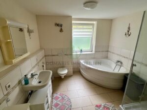Badezimmer im Erdgeschoss