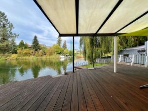 Terrasse mit Wasserblick